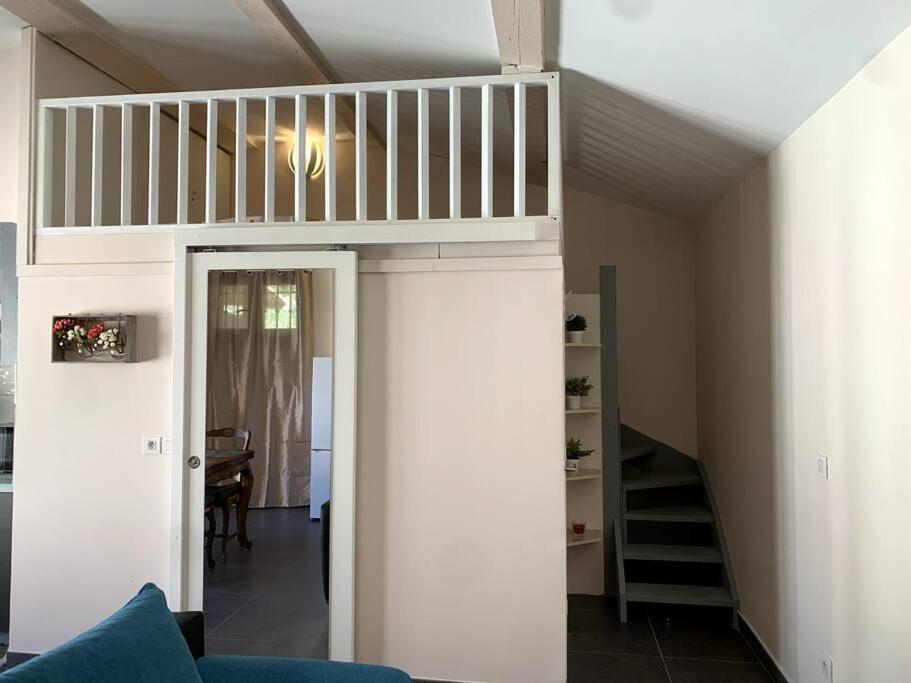 Studio Calme Et Agreable Avec Acces Jardin Partage Le Bar-sur-Loup Bagian luar foto