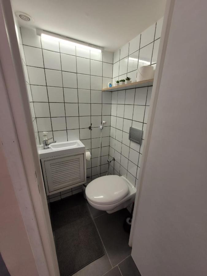 Studio Calme Et Agreable Avec Acces Jardin Partage Le Bar-sur-Loup Bagian luar foto